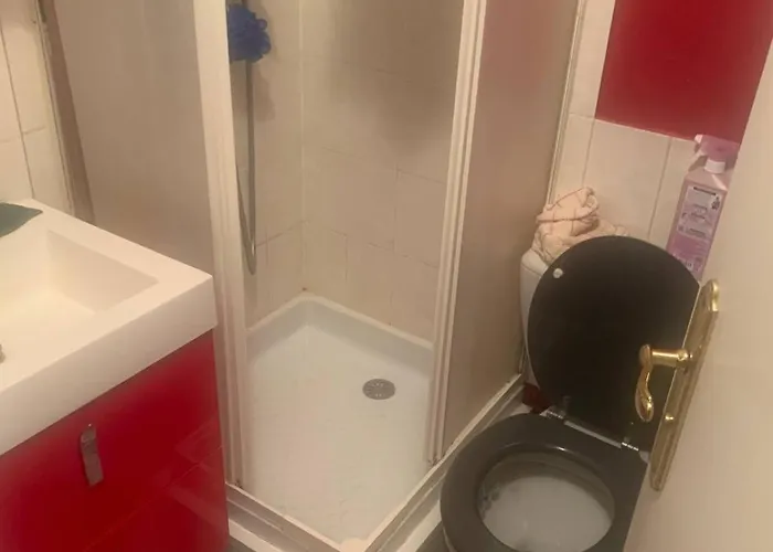 Jolie Meuble Equipe Apartment